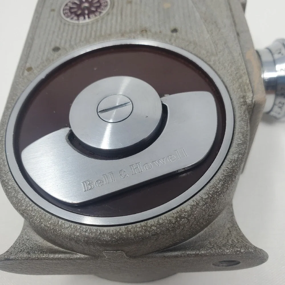 Vintage‎ Bell & Howell 134 Movie Camera 8MM Manual Case f1.9 Super Comat lens